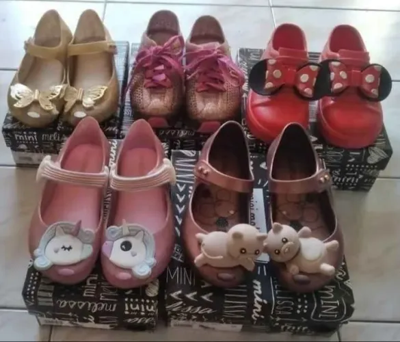Vendo Sapatos Melissa infantis Todos N° 25