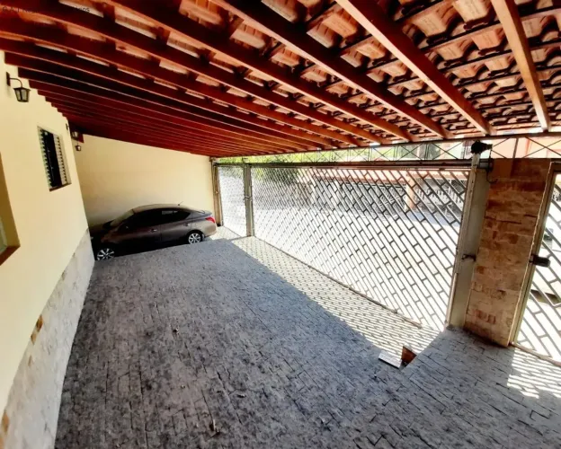 Espetacular Casa de 4 Quartos à Venda em Sorocaba-SP, Jardim Simus: 2 Suítes, 2 Salas, 3 B