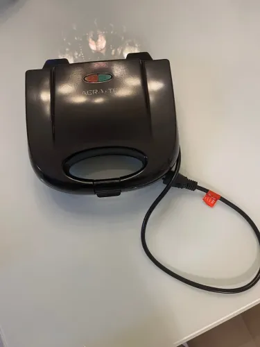 Sanduicheira/Grill Agratto - Prática e Eficiente