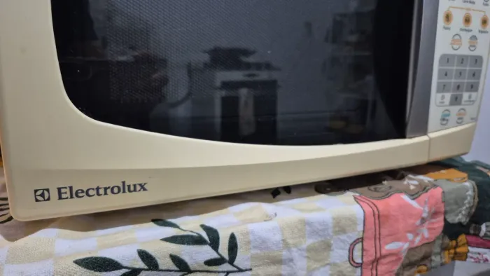 Microondas 28 litros( Electrolux)