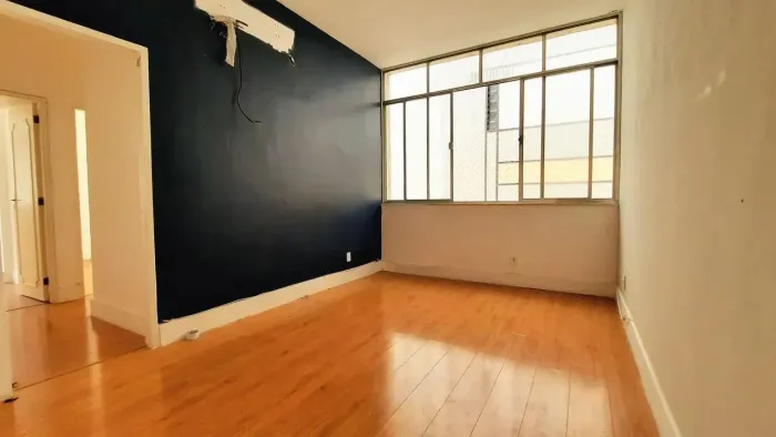 ÓTIMO 2 QUARTOS COM VAGA E DEPENDENCIAS BOTAFOGO!