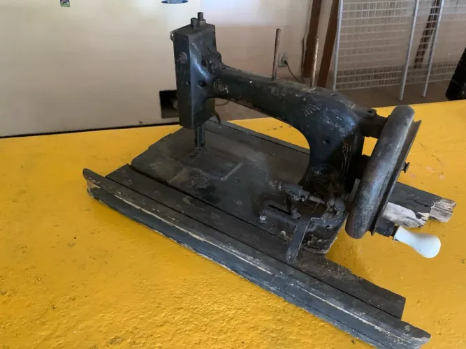 Máquina de Costura Antiga - Peça de Coleção Máquina de Costura Vintage Singer