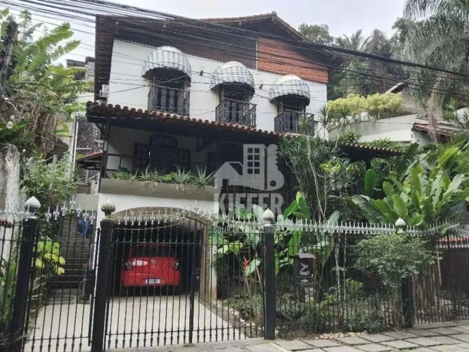 Casa com 4 quartos à venda, 244 m² por R$ 1.500.000 - Charitas - Niterói/RJ