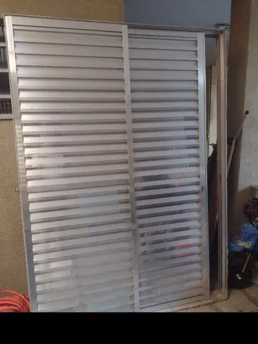 Porta de Alumínio para Área Externa