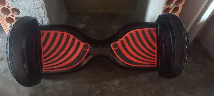Hoverboard com marcas de uso