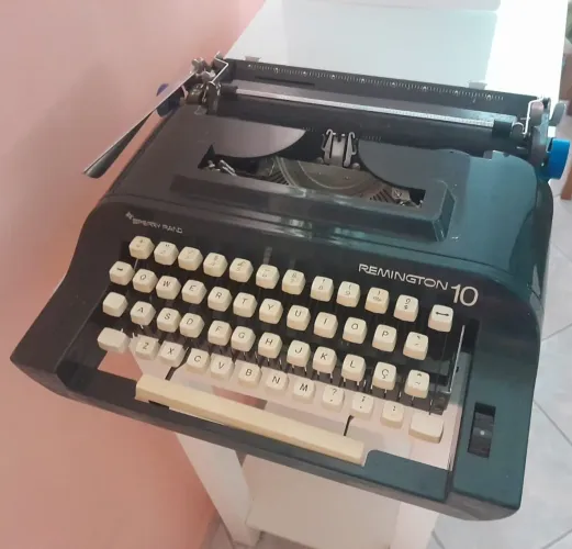 Máquina de escrever Remington 10