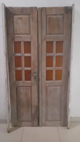 Porta maciça todo trabalhada