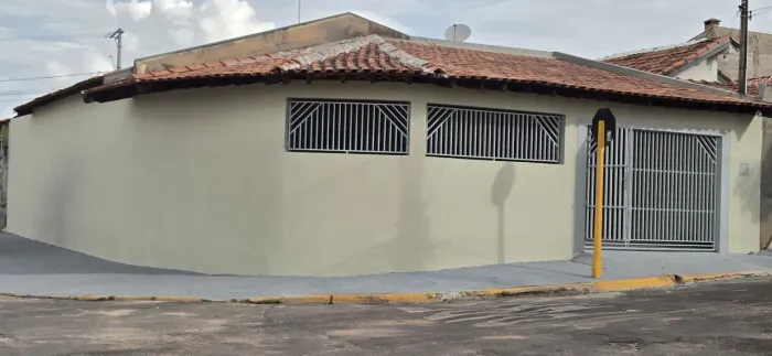 Casa para alugar no bairro Chapadão.