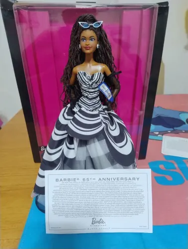 Barbie Brooklin 65 anos 