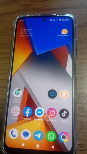 Poco M4 Pro com detalhe