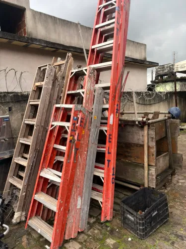 Escada de Pintura - em fibra modelos tesoura