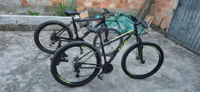 Vendo duas bicicletas (precisam de pequenos reparos pois estavam paradas)