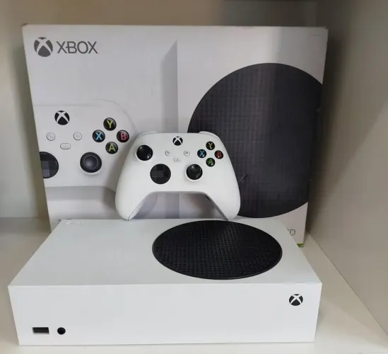 XBOX SÉRIES S IMPECÁVEL - LEIA A DESCRIÇÃO.