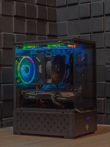 PC Gamer Ryzen 7 5600X, RX 7600 8GB, 32GB RAM, NVMe 500GB, B550M, Fonte 650W