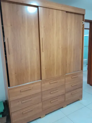 Guarda roupa c gaveteiro