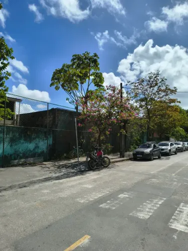 Imóvel para venda possui 900 metros quadrados em Imbiribeira - Recife - PE