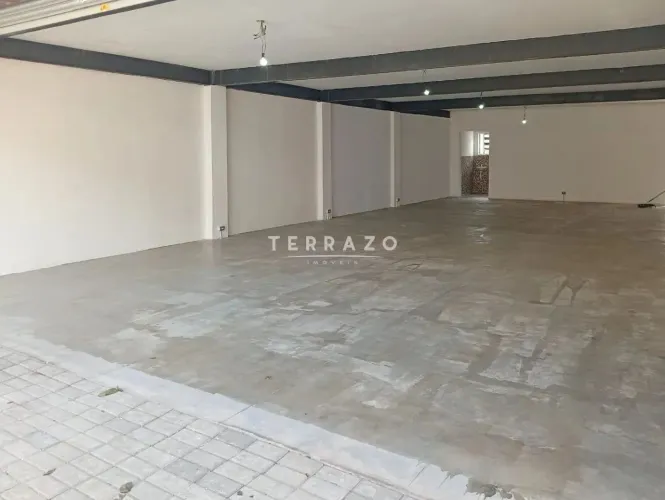 Loja Comercial para Aluguel  125 m² Internos Externos em Pimenteiras, Teresópolis