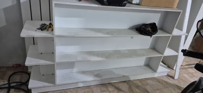 Móvel expositor e gandola em mdf