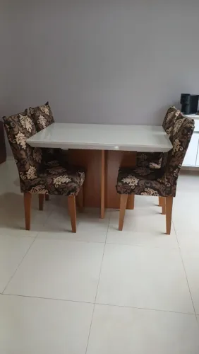 VENDE- SE MESA JANTAR COMPLETA VALOR NEGOCIÁVEL!