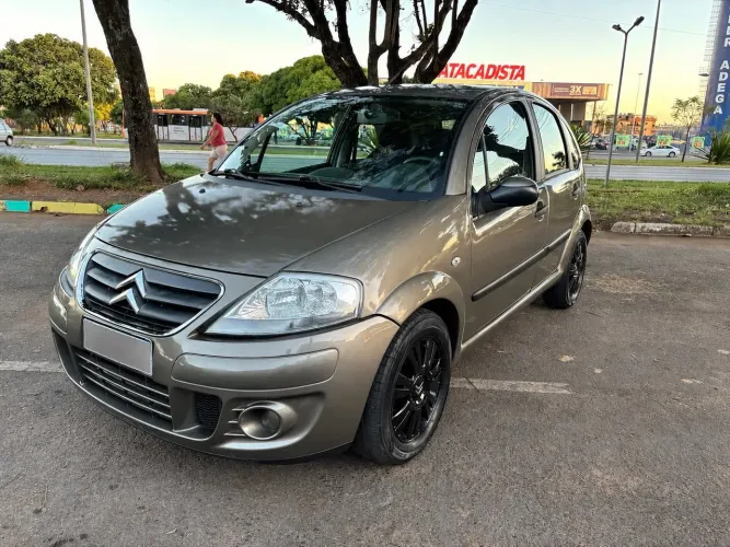 Citroen C3 GLX 1.4/ GLX Sonora 1.4 Flex 8V 5P 2011