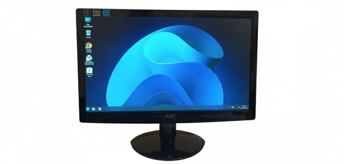 Monitor de 15 polegadas com cabos