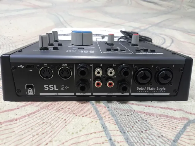 Interface de áudio Solid State SSL2+ Preto