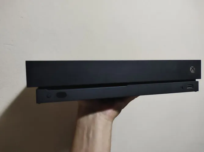 Xbox One X 1TB (Não acompanha controle)