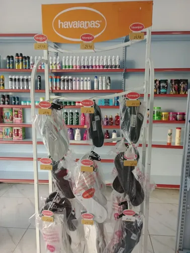 Expositor havaianas + chinelos havaianas