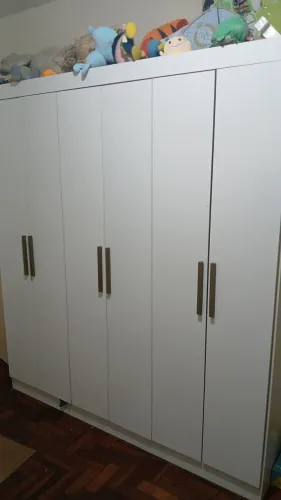 Roupeiro 6 portas branco