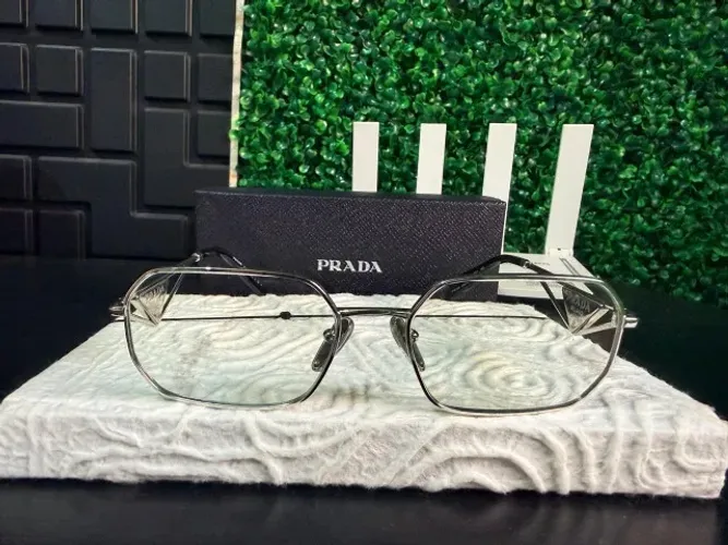 Óculos PRADA - PERFEITO ESTADO  usado poucas vezes.