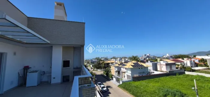 Apartamento cobertura 1 dormitório a 400 metros do mar na Praia do Campeche, Florianópolis