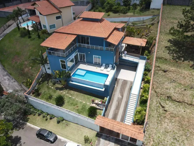 Casa a venda na Granja Viana Cond Granja Caiapiá