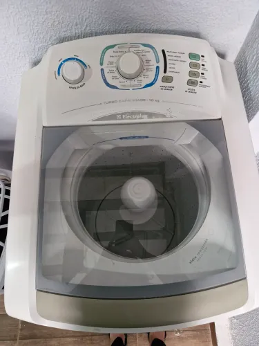 MAQUINA ELECTROLUX 10KG CONSERVADA E MANUTENÇÃO FEITA RECENTE