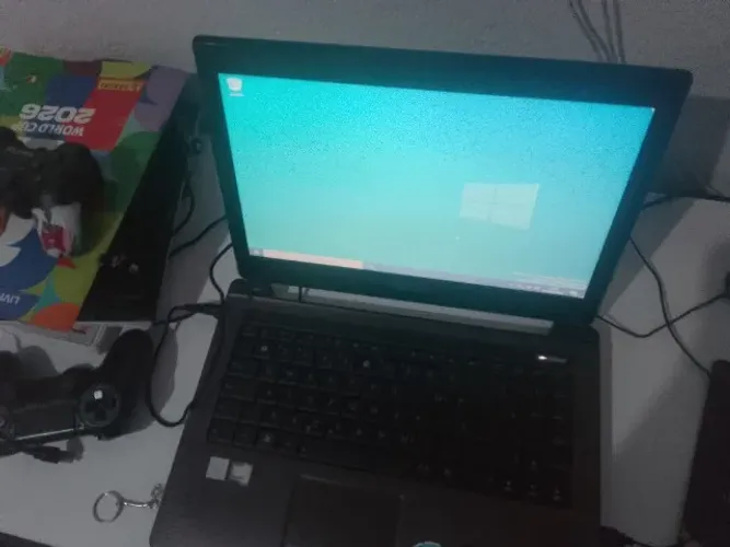 Notebook Asus k43u usado formatado 4 gb de ram processador AMD c60