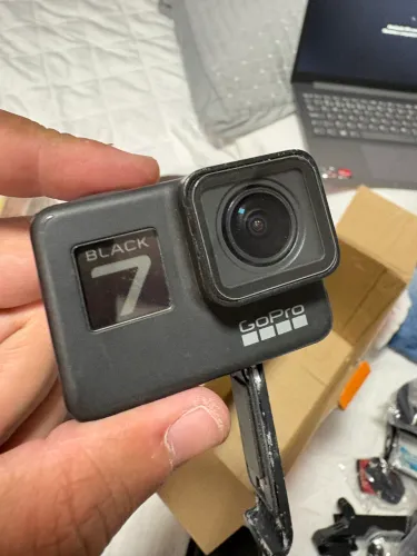 GoPro Hero 7 Black + Acessórios + Cartão SD 