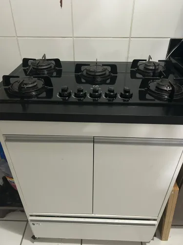 Fogão cooktop com armário