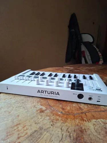 Teclado Controlador Midi Minilab 3 25 Teclas Arturia