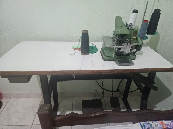 Máquina de overloque