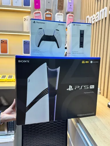 PlayStation 5 Pro + Controle extra e base carregadora