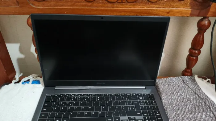 Vendo notebook com defeito i3