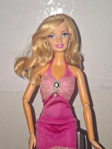 Vendo boneca Barbie fashionista 2009
