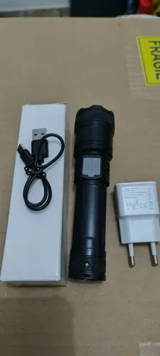 Lanterna LED potente