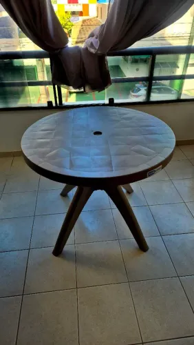Mesa plástica