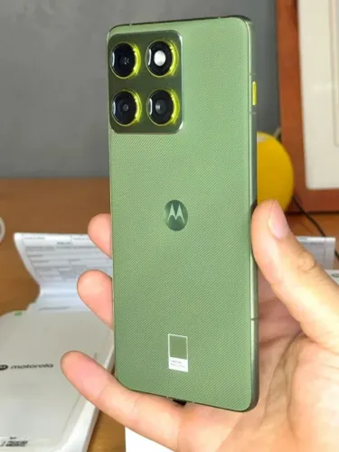 Motorola Edge 70 - 256GB | Novo, Apenas Aberto para Conferência
