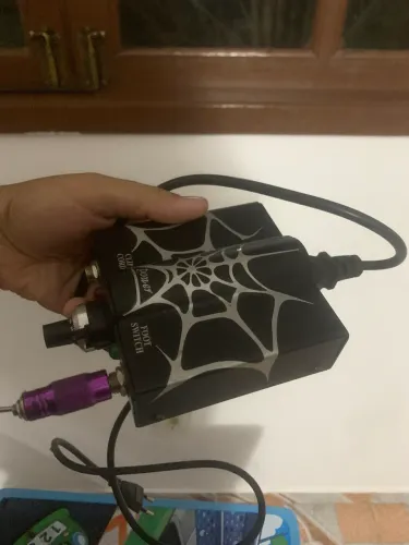 Máquina + fonte de Tattoo