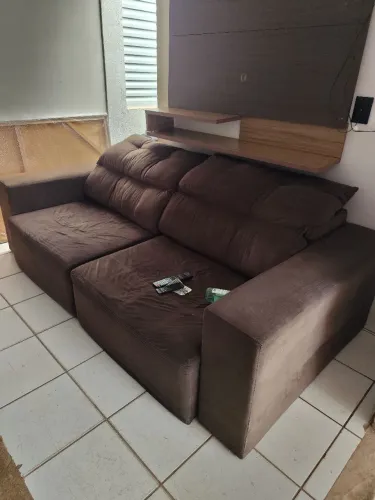 Sofá retrátil e reclino