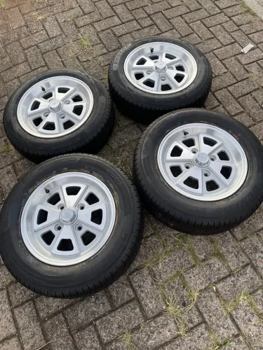 Rodas Aro 15 + Pneus novos