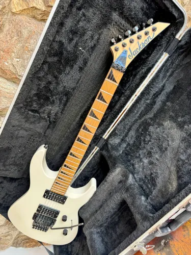 Guitarra Jackson Dinky DK2M Japan Seymour Duncan