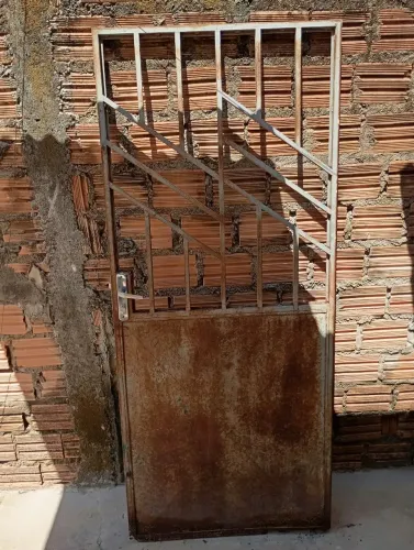 Porta de ferro