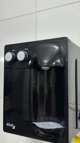 Vendo bebedouro Soft Everest preto 